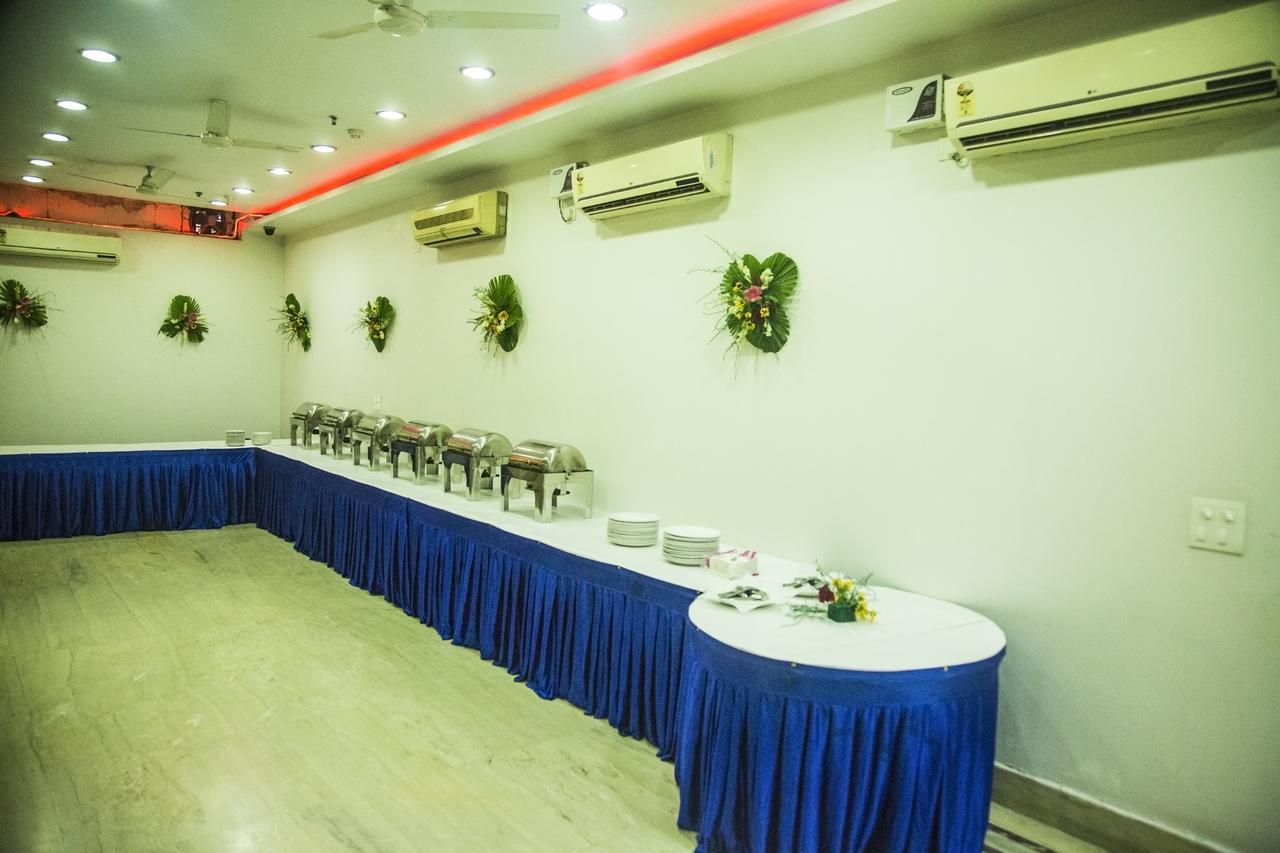 Hotel Amby Inn New Delhi Bagian luar foto