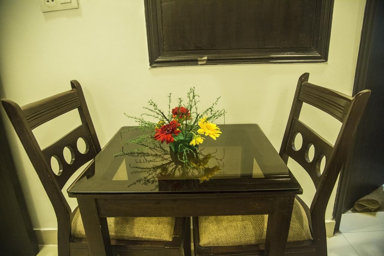 Hotel Amby Inn New Delhi Bagian luar foto