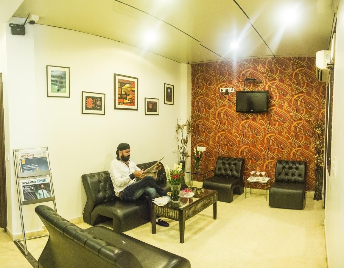 Hotel Amby Inn New Delhi Bagian luar foto