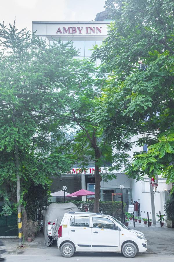 Hotel Amby Inn New Delhi Bagian luar foto