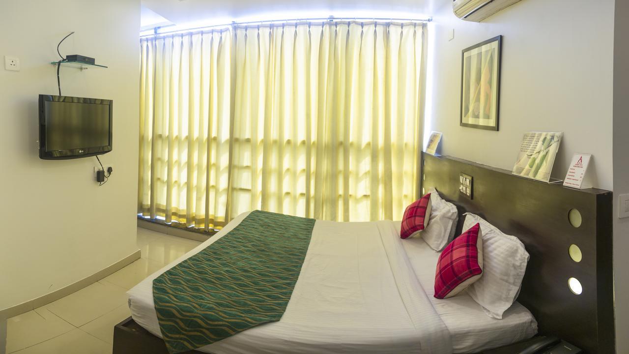 Hotel Amby Inn New Delhi Bagian luar foto