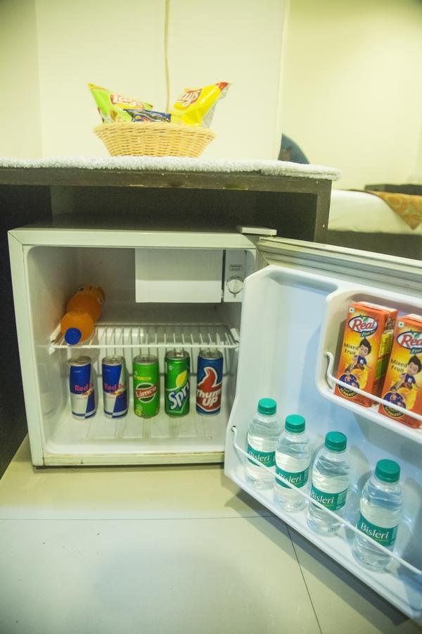 Hotel Amby Inn New Delhi Bagian luar foto